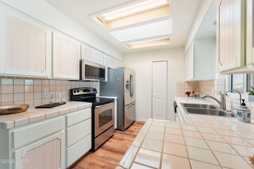 Live the Lake Havasu lifestyle at an affordable price! This - photo 10