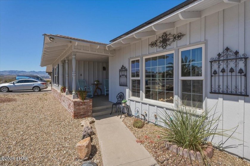Welcome to 1857 Willow Ave, a beautifully maintained 2-bedroom - photo 6
