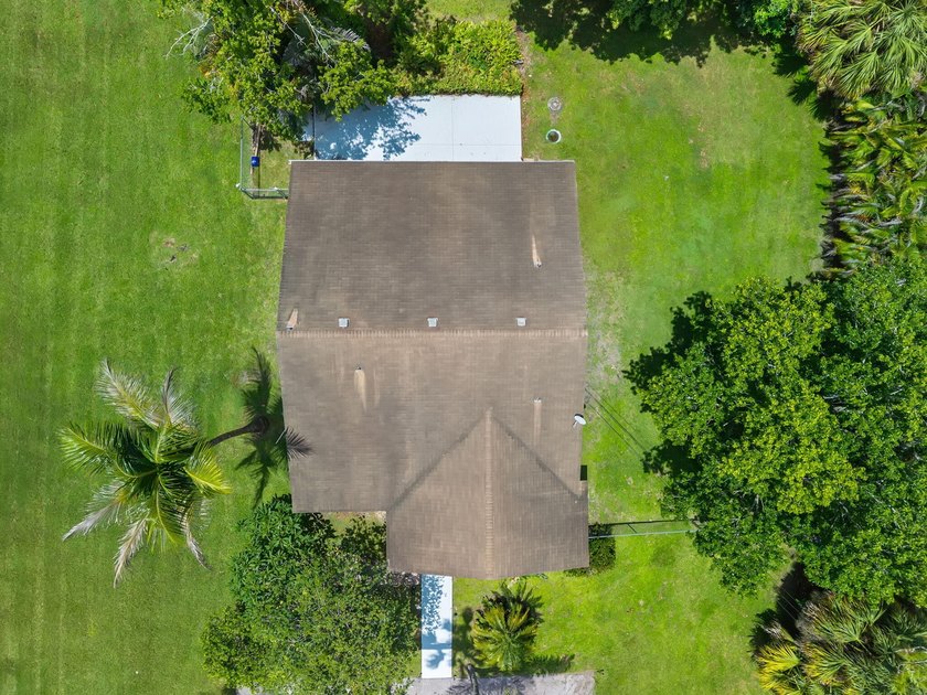 Experience the freedom of country living without sacrificing - photo 26