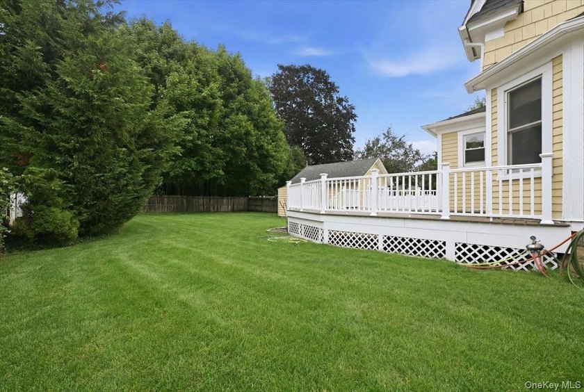 STOP THE CAR! Don't Miss out on this amazing 3 BR 1.5 Bath - photo 28