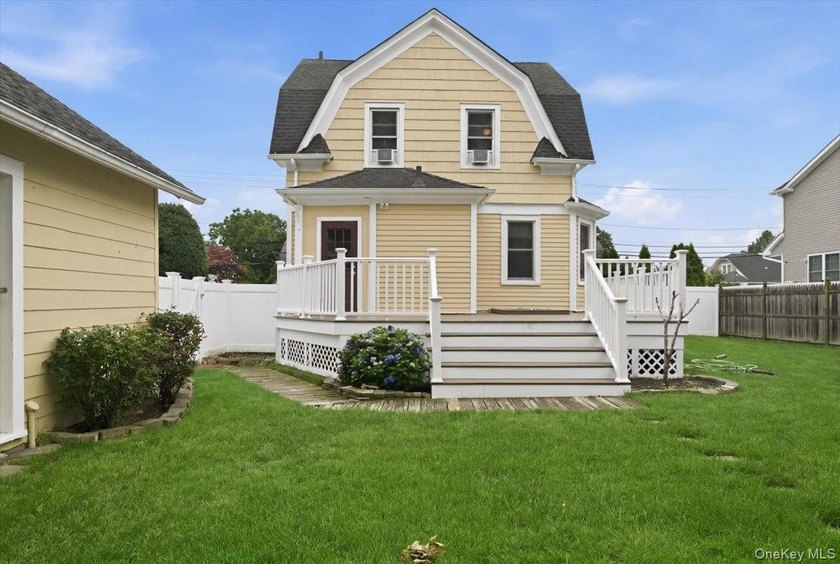 STOP THE CAR! Don't Miss out on this amazing 3 BR 1.5 Bath - photo 31