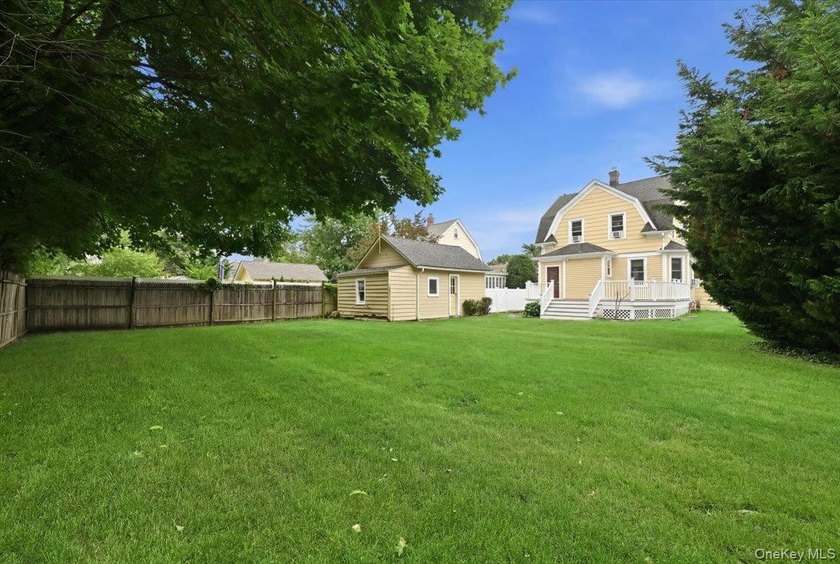 STOP THE CAR! Don't Miss out on this amazing 3 BR 1.5 Bath - photo 33