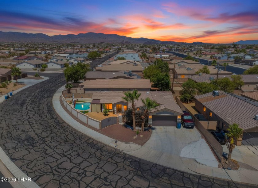Discover this stunning 3-bedroom, 3-bathroom pool home perfectly - photo 2