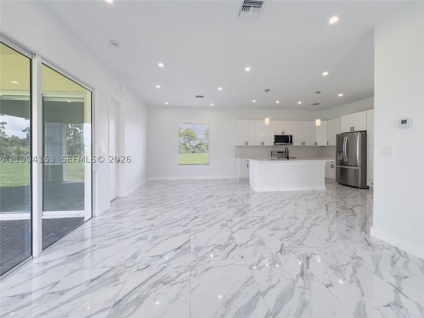 **NEW CONSTRUCTION** Stunning Brand-New 4Bedroom, 3Bathroom Home - photo 14