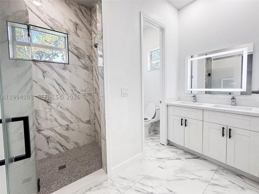 **NEW CONSTRUCTION** Stunning Brand-New 4Bedroom, 3Bathroom Home - photo 37