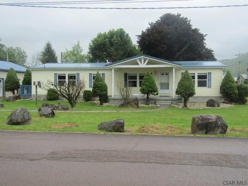 Discover the charm of mountain living in the picturesque borough - photo 2
