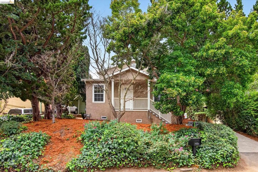 Welcome to 7925 Greenly Drive, a stunning contemporary home - photo 5