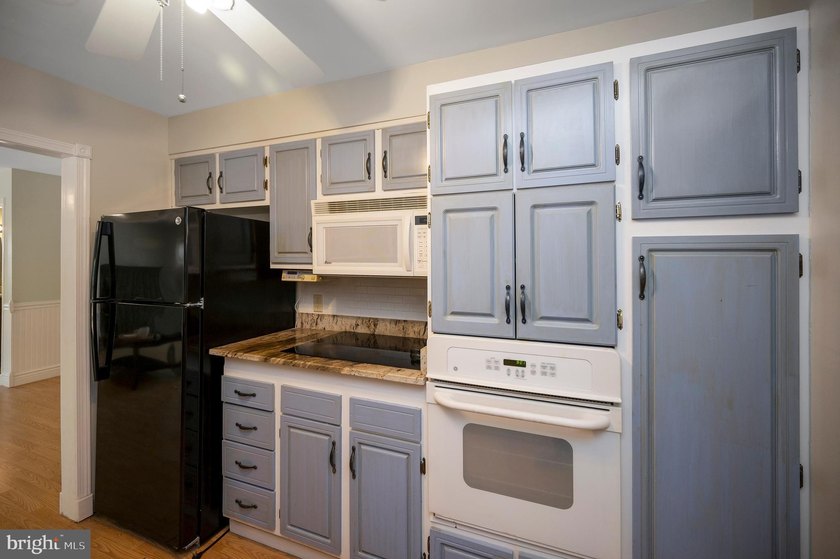 Welcome home to 139 Larkspur Lane, a waterfront retreat on - photo 13