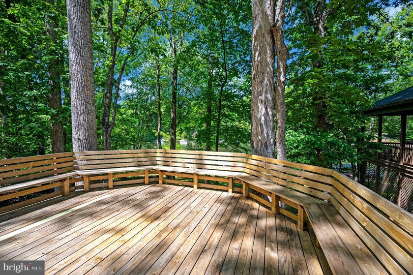 Welcome home to 139 Larkspur Lane, a waterfront retreat on - photo 23