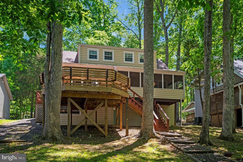 Welcome home to 139 Larkspur Lane, a waterfront retreat on - photo 38