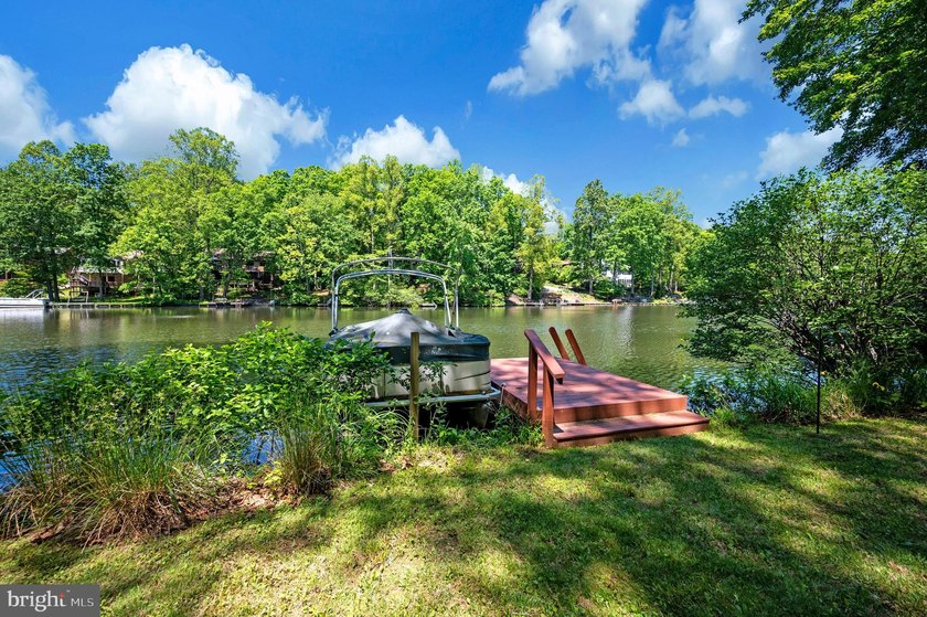 Welcome home to 139 Larkspur Lane, a waterfront retreat on - photo 49