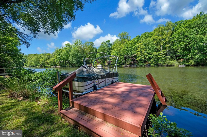 Welcome home to 139 Larkspur Lane, a waterfront retreat on - photo 50