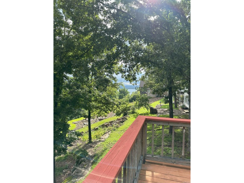 This 2 bdrm/2 bath cozy cottage on the shore of Greers Ferry - photo 37
