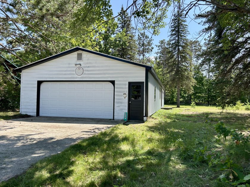 Brought back to life in 2026! This adorable 3-bedroom, 2-bath - photo 3