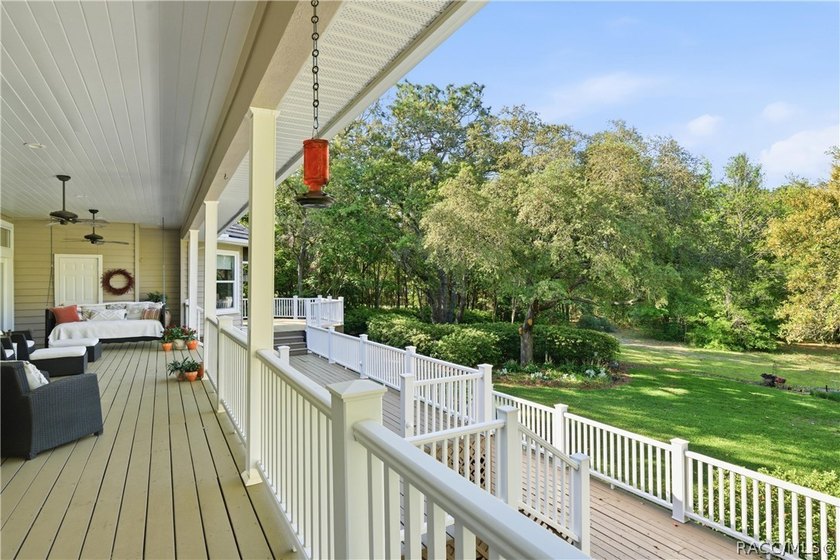 Opportunity awaits with the layout of this home. The main living - photo 13