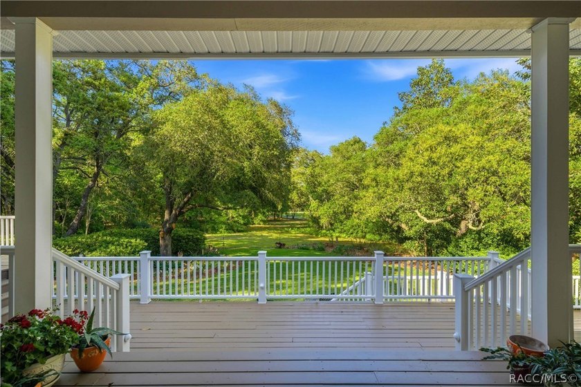 Opportunity awaits with the layout of this home. The main living - photo 16