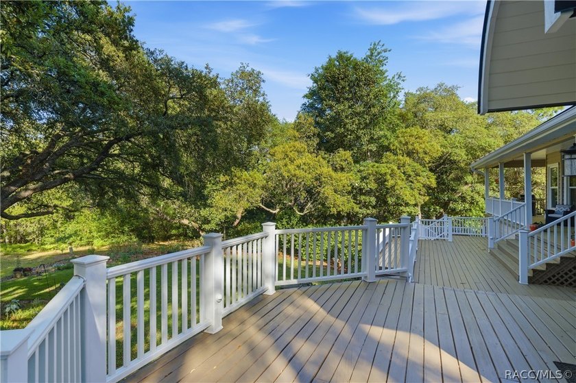 Opportunity awaits with the layout of this home. The main living - photo 18