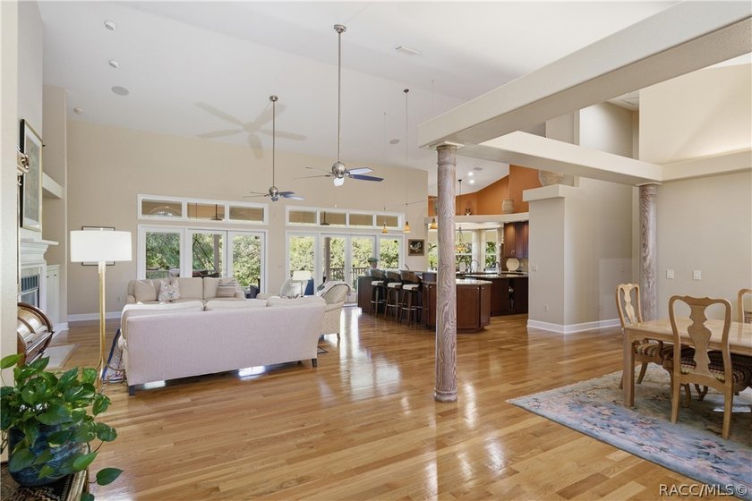 Opportunity awaits with the layout of this home. The main living - photo 19