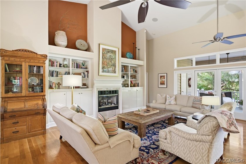 Opportunity awaits with the layout of this home. The main living - photo 20