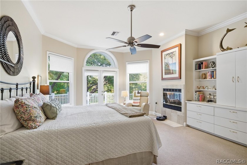 Opportunity awaits with the layout of this home. The main living - photo 36