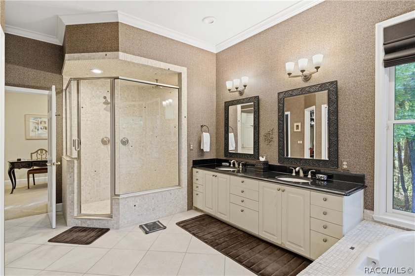 Opportunity awaits with the layout of this home. The main living - photo 37