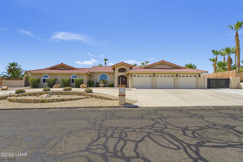 Welcome to 365 Jones Dr, a classic beauty located in one of Lake - photo 2