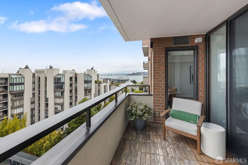 Seldom on the market. A 7th-floor two-bedroom, two-bath at 101 - photo 5