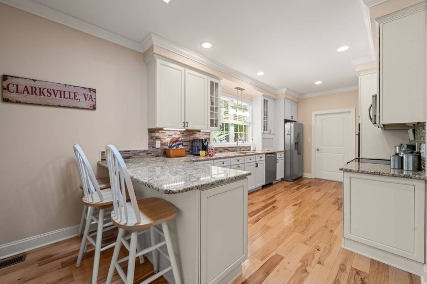 Set in sought-after Merifield Acres, this custom contemporary - photo 5