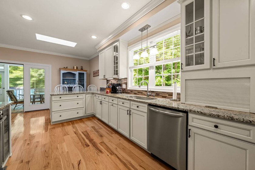 Set in sought-after Merifield Acres, this custom contemporary - photo 6