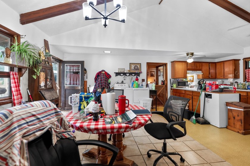roperty located on more than 27.000SqFt of land next to Lake - photo 5