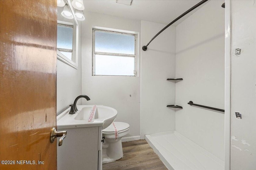 This property offers an excellent opportunity to create your - photo 22