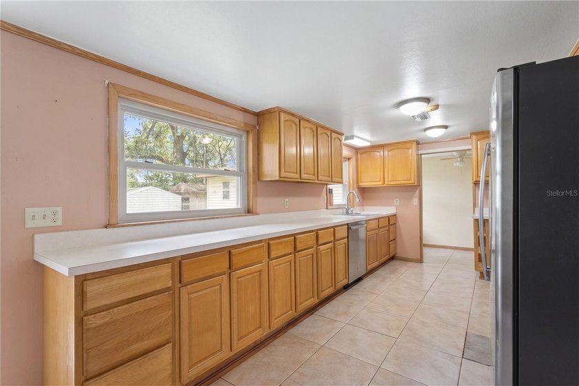 Under contract-accepting backup offers. Virtually Staged. *** - photo 10