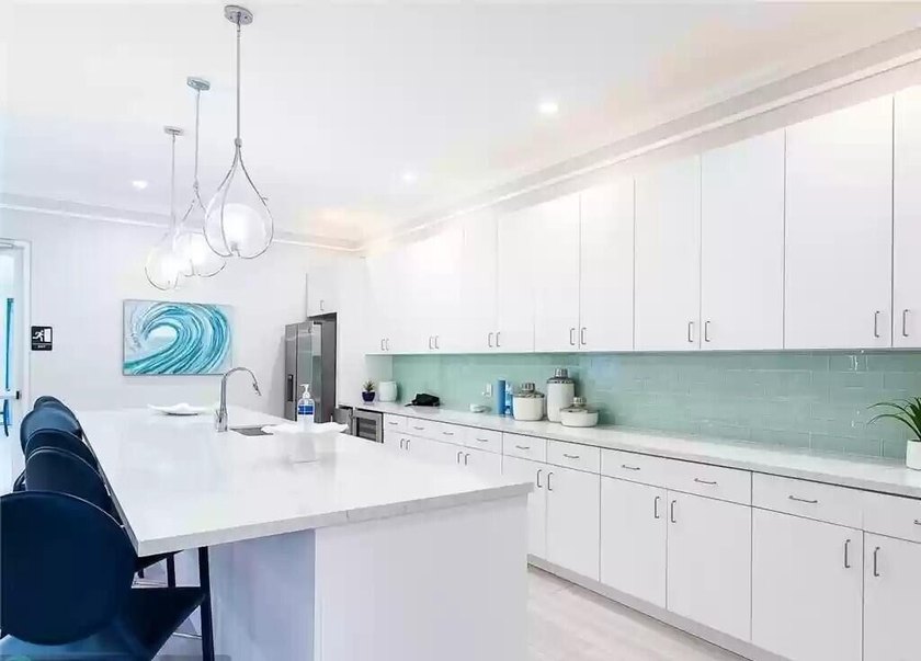Welcome to this beautifully maintained two-story waterfront home - photo 41
