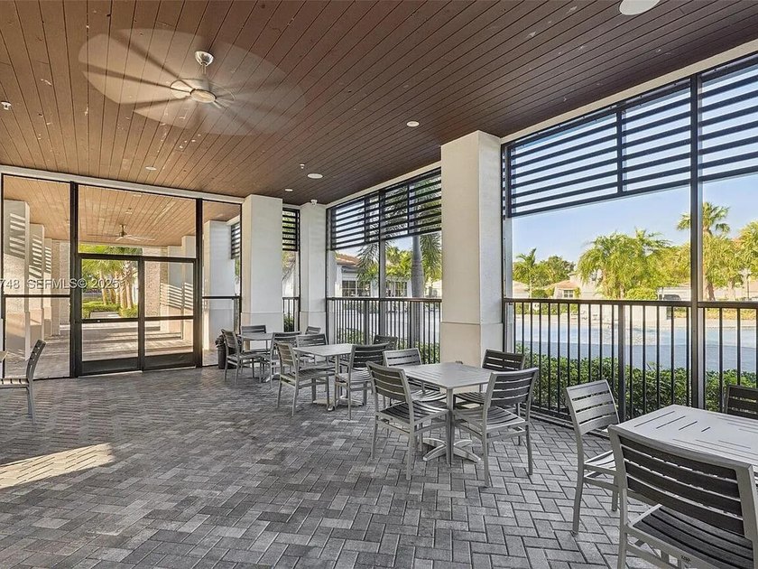 Welcome to this beautifully maintained two-story waterfront home - photo 47