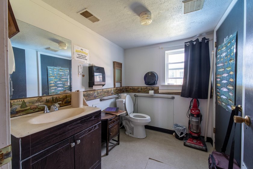 Looking for a property with endless possibilities? This - photo 10
