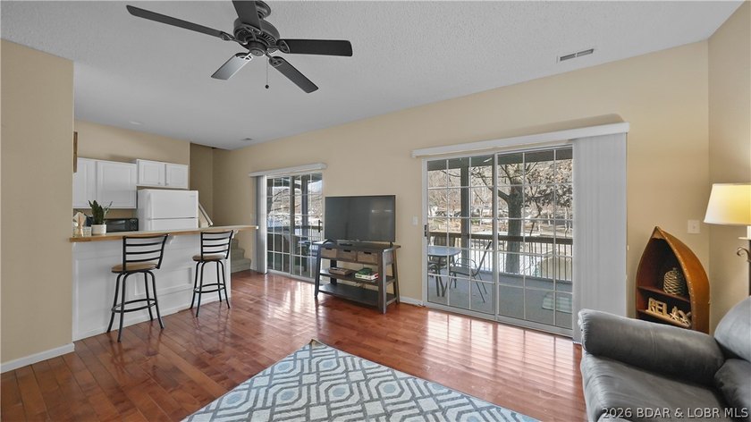 This fully furnished lakefront home is perfect for full-time - photo 29