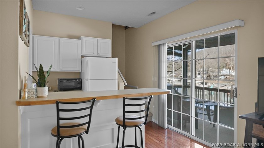 This fully furnished lakefront home is perfect for full-time - photo 30
