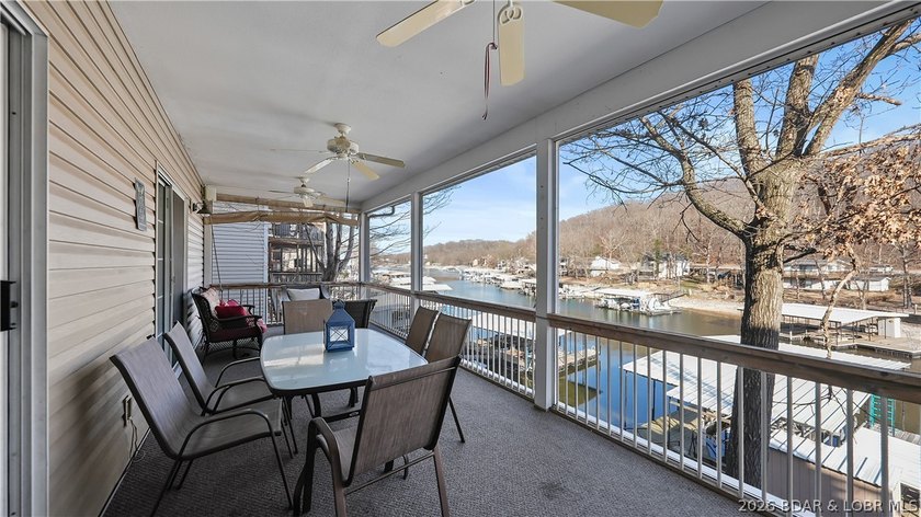 This fully furnished lakefront home is perfect for full-time - photo 34