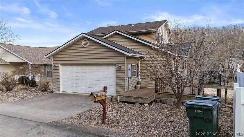 This fully furnished lakefront home is perfect for full-time - photo 41
