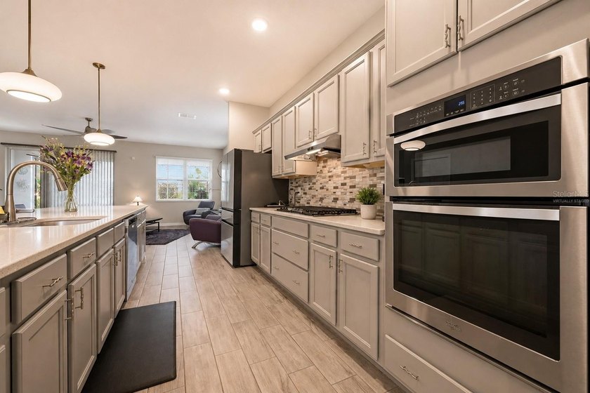 Welcome home to this immaculately maintained 2017-built - photo 8