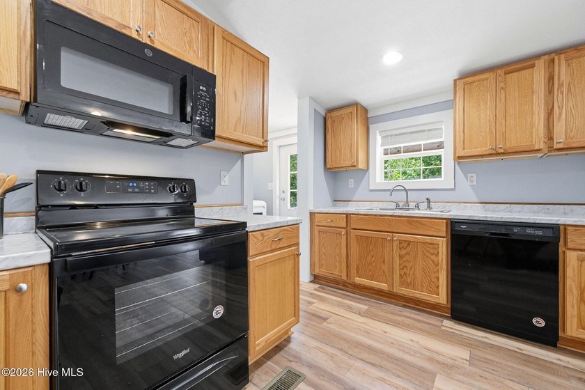 Better than new Modern Oasis on 1+ Acre in Hampstead &amp; No HOA in - photo 19