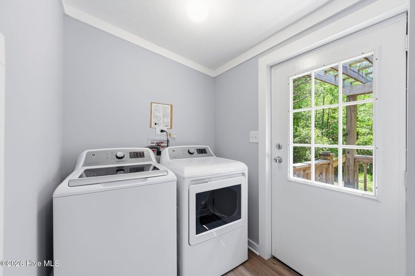 Better than new Modern Oasis on 1+ Acre in Hampstead &amp; No HOA in - photo 23