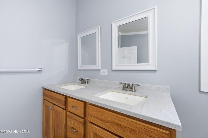 Better than new Modern Oasis on 1+ Acre in Hampstead &amp; No HOA in - photo 28