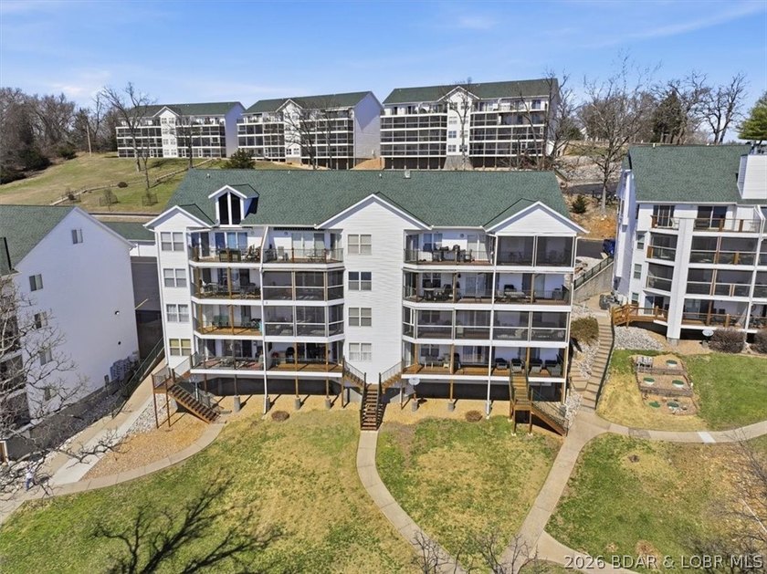 This 1-Bed, 1-Bath, condo spans 589 Sq Ft and is perfectly - photo 32