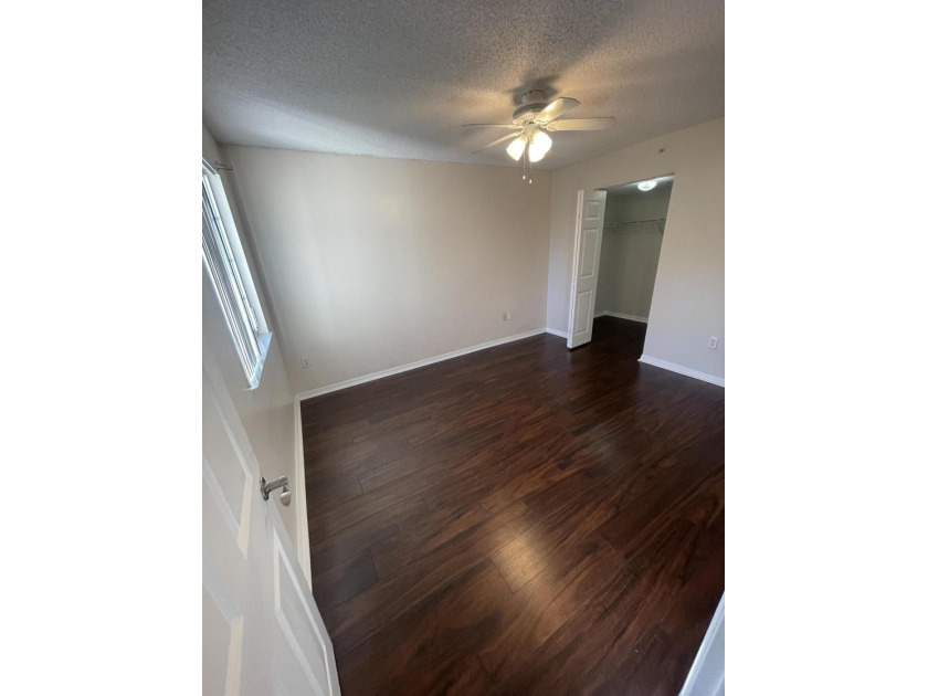 Welcome to your three-bedroom, two-bathroom waterfront - photo 8