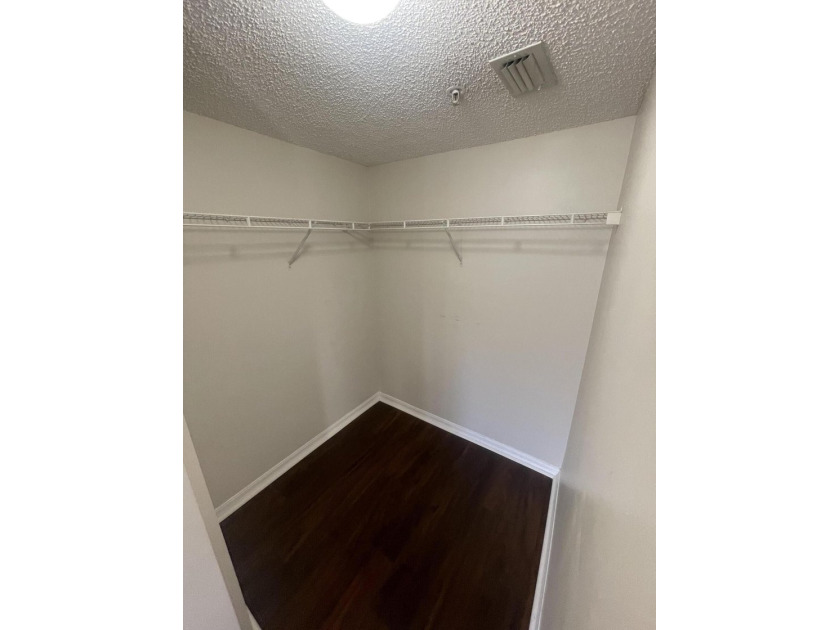 Welcome to your three-bedroom, two-bathroom waterfront - photo 10