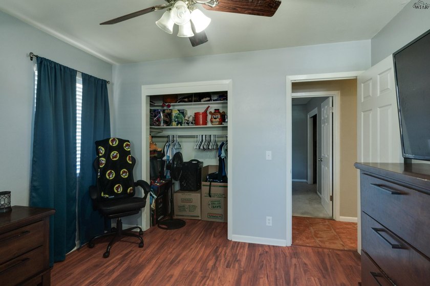 Fantastic 3 bedroom, 2 bath home offering over 1,800 square feet - photo 16