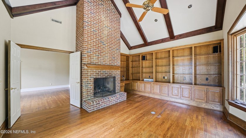 Tucked away on over 2 private acres in the heart of Mandarin - photo 17