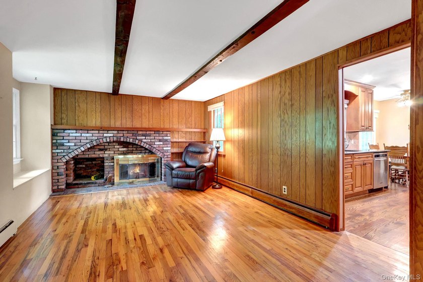 Welcome to this beautifully maintained cedar and brick-sided - photo 19