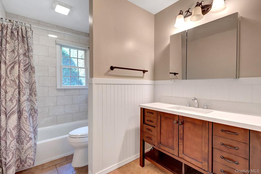 Welcome to this beautifully maintained cedar and brick-sided - photo 21